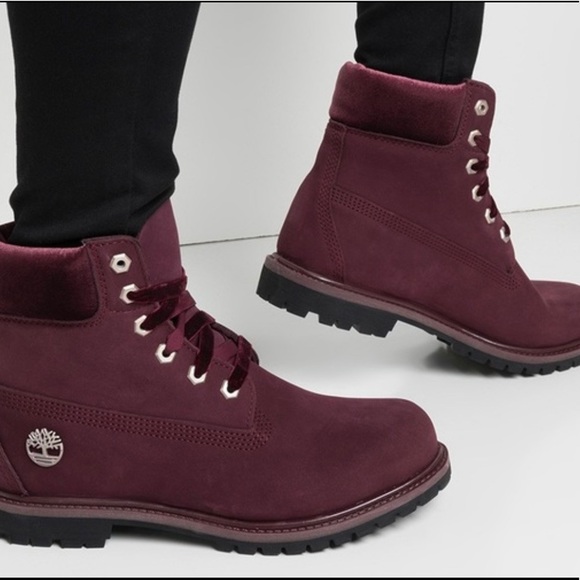 Timberland Shoes - LIKE NEW maroon timberland boots velvet tops/laces